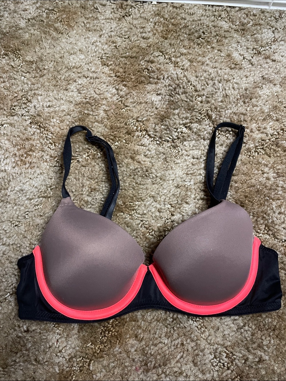 PINK Victoria’s Secret Wear Everywhere‎ Lightly Lined T Shirt Bra Size 32A